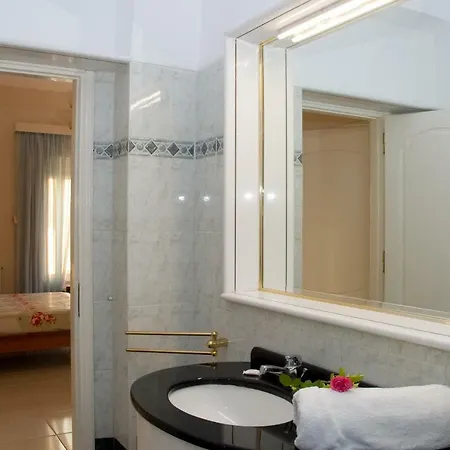 Stylish Flat/ Romantic Sunsets, 300m To The Beach * Kalamata