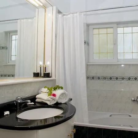 Stylish Flat/ Romantic Sunsets, 300m To The Beach Appartement