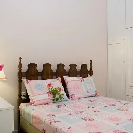 Stylish Flat/ Romantic Sunsets, 300m To The Beach Kalamata