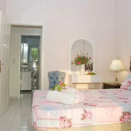 Stylish Flat/ Romantic Sunsets, 300m To The Beach