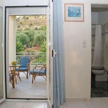 Stylish Flat/ Romantic Sunsets, 300m To The Beach *
