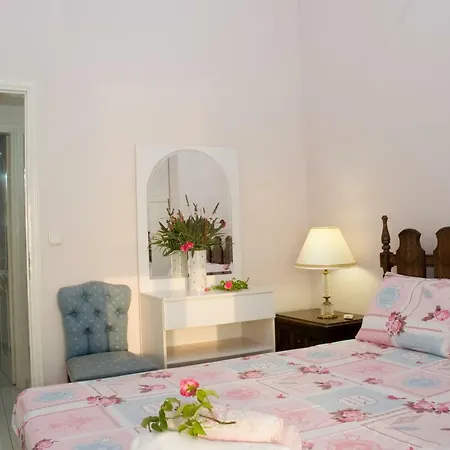 Stylish Flat/ Romantic Sunsets, 300m To The Beach *